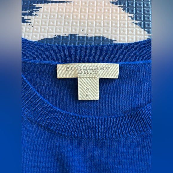 SALE! Burberry Women’s Sweater Size Small, Loving Kindness Everyday - Picture 10 of 16